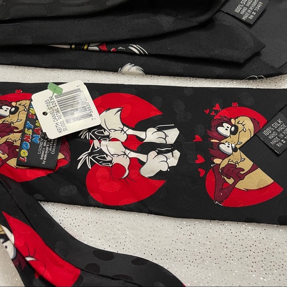 Looney Tunes Mania Set of 3 Looney Tunes Silk Ties - Picture 6 of 8
